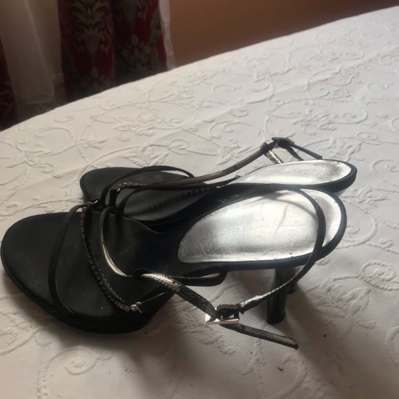 Shoes - Picture 2 of 4